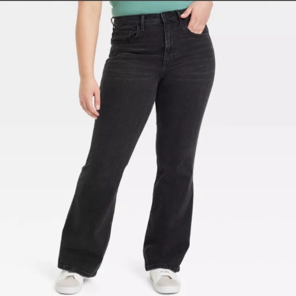 Women's High-Rise Flare Jeans Black Wash- Universal Thread